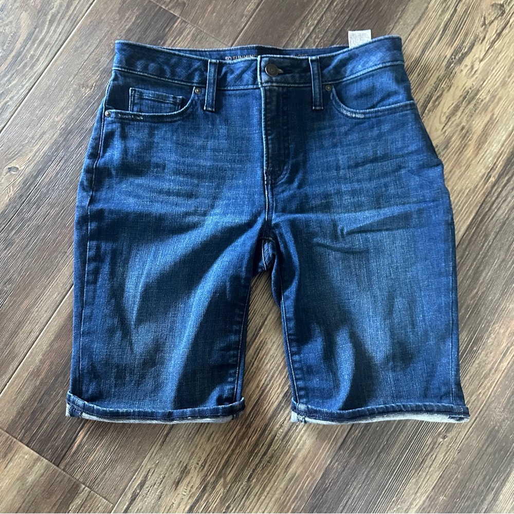 Chicos size 00 US 2 women's so slimming girlfriend shorts blue jean